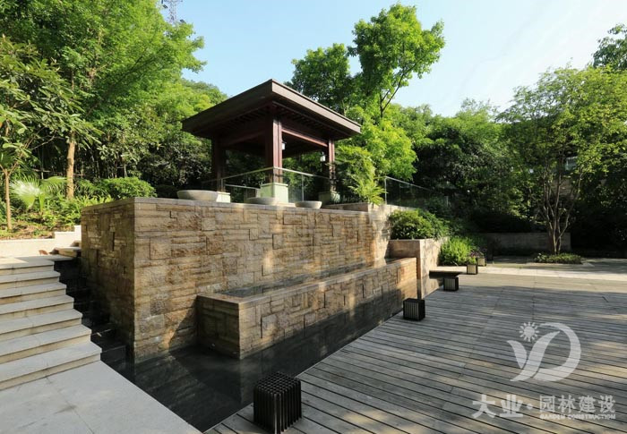 別墅庭院綠化養(yǎng)護(hù)難嗎?不難，大業(yè)園林教您做出美麗花園!